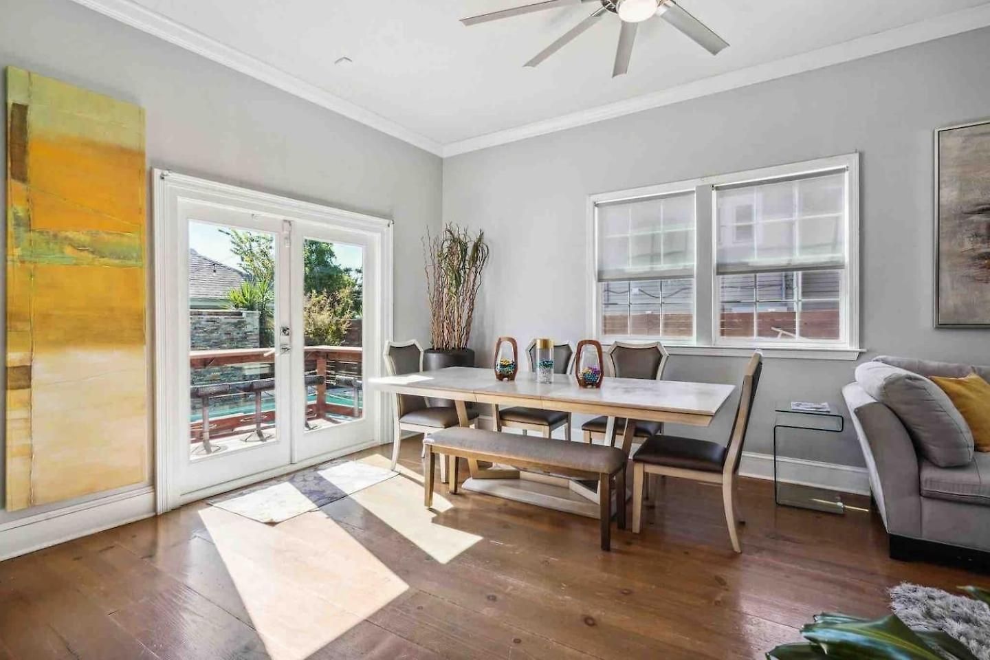 Grand Craftsman Style Heated Pool Holiday home New Orleans