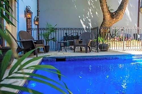 Hotel Jean Lafitte House 3*