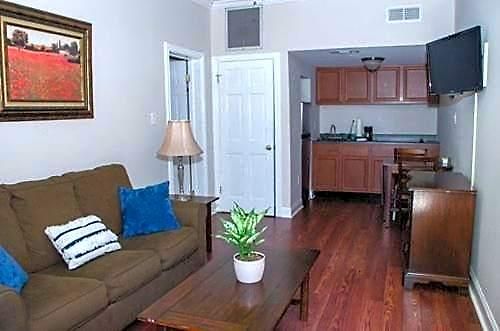 Jean Lafitte House Hotel