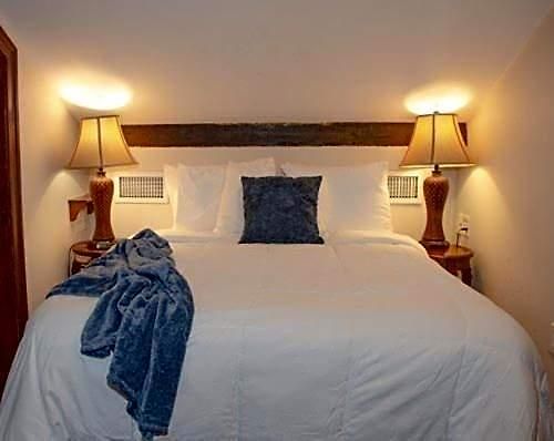 Jean Lafitte House Hotel New Orleans