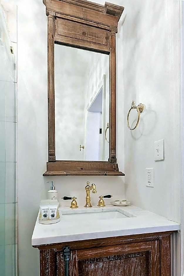 French Quarter Mansion Hotel