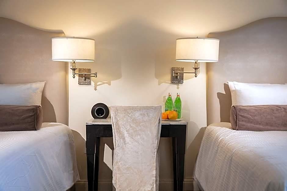 Hotel International House