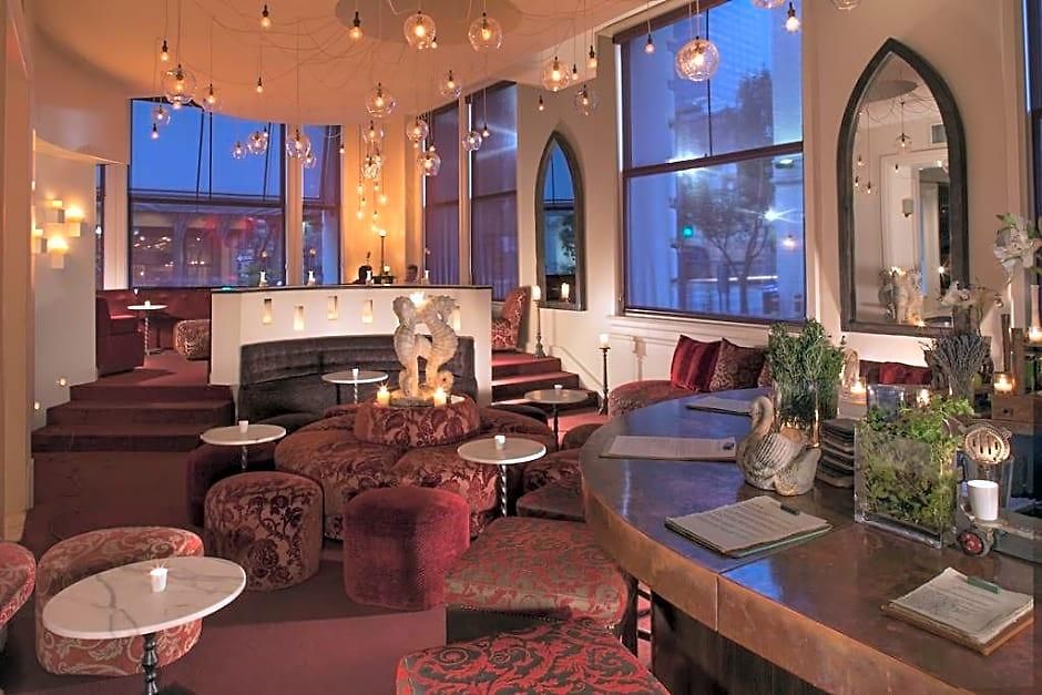 Hotel International House 4*
