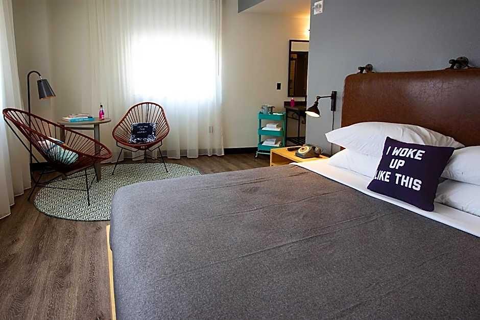 Moxy Downtown/french Quarter Area