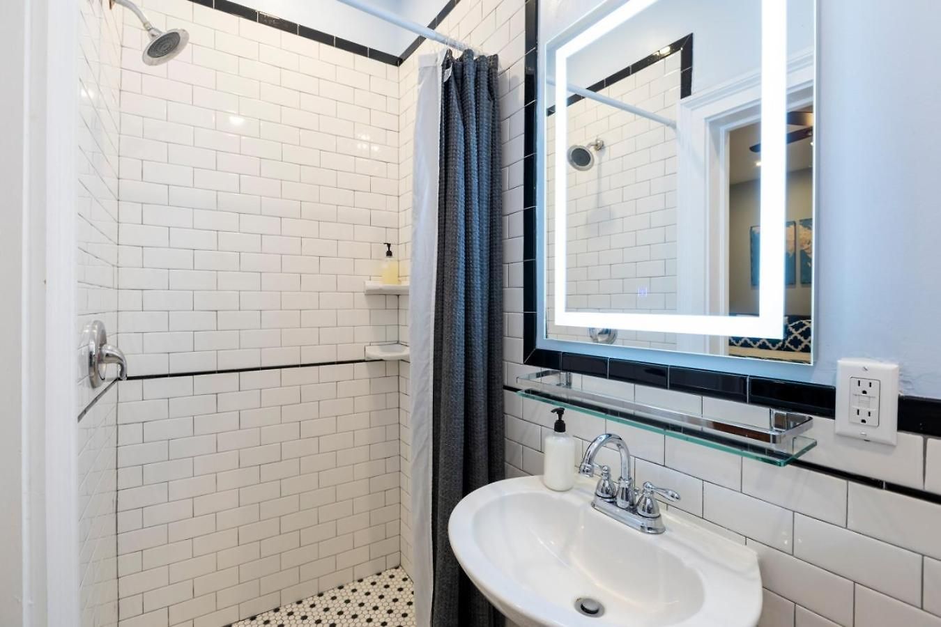Bed & Breakfast Elysian Historic - 4 Bed-4 Ensuite Baths 4*