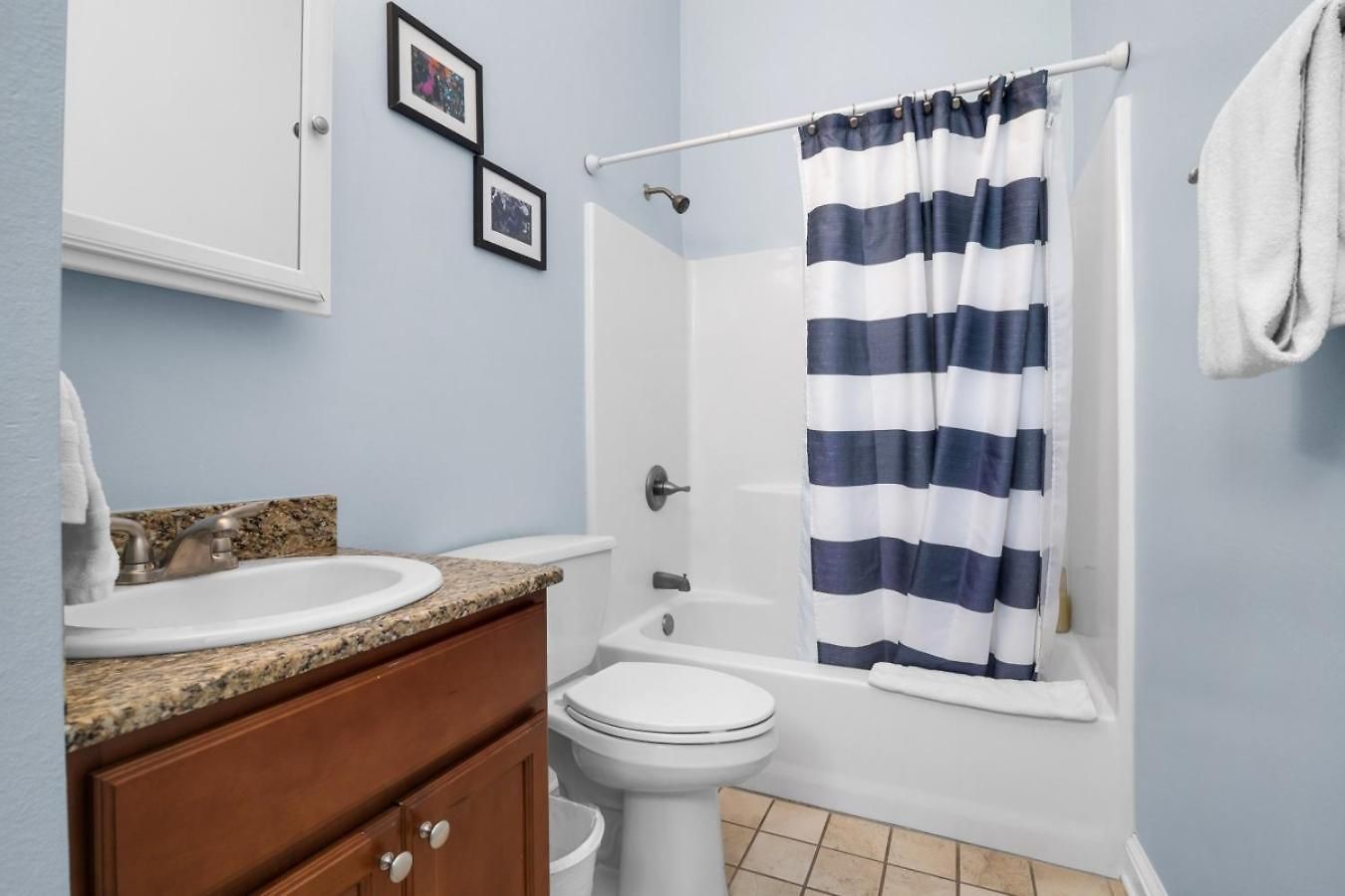 Dumaine Cozy - 3 Bed Close To Qtr Holiday home *