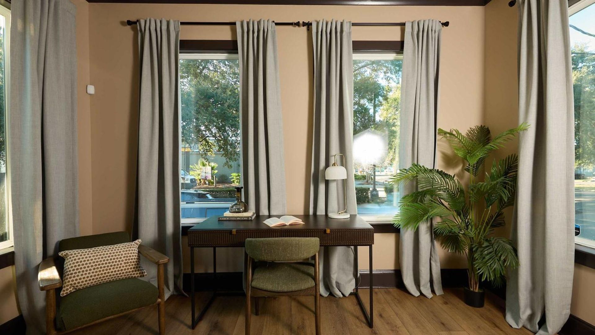 Luxurious Marigny With Heated Pool Holiday home