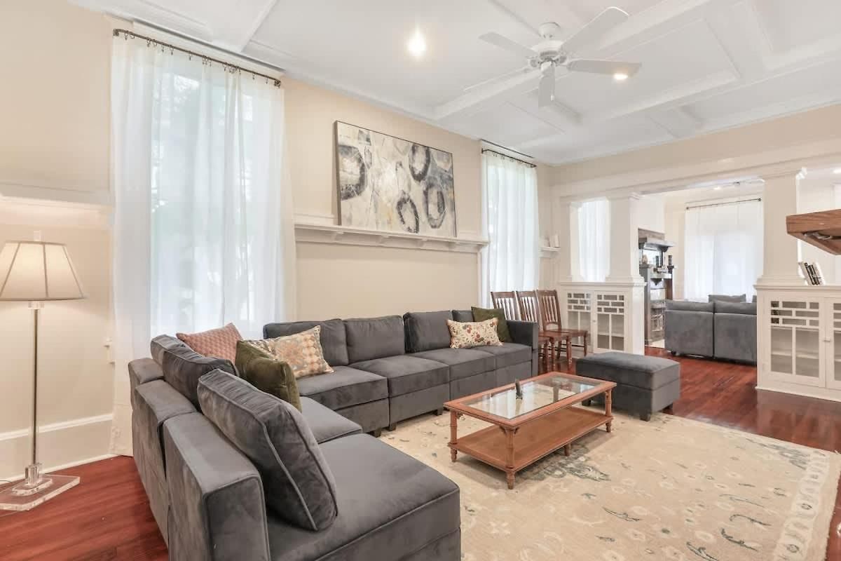 Classy Upscale Perfect Uptown Location Holiday home *