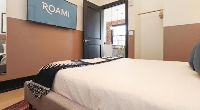 Roami At The Lola Hotel
