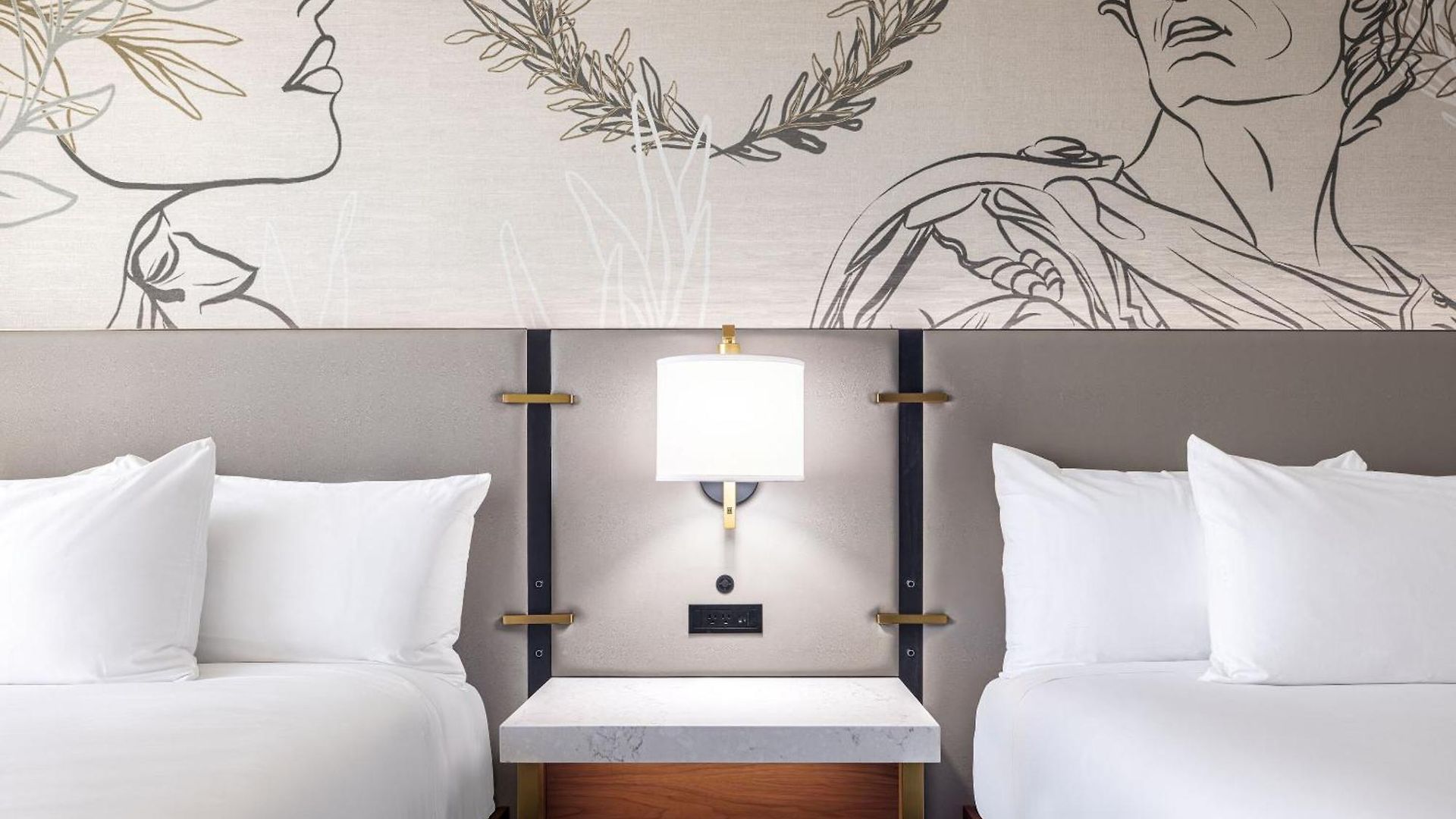 Hotel Caesars New Orleans, A Caesars Rewards Destination