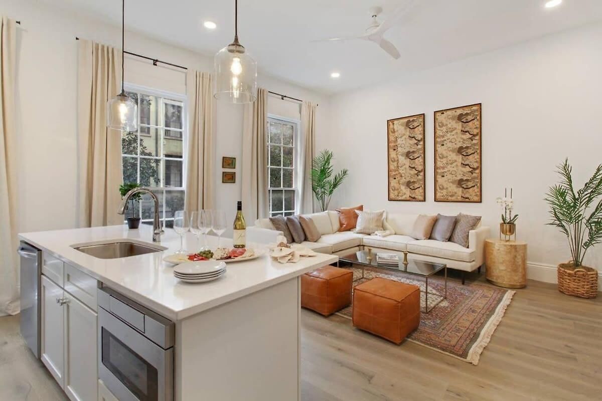 Luxe 8br Cbd Duplex Private Courtyard Hotel New Orleans