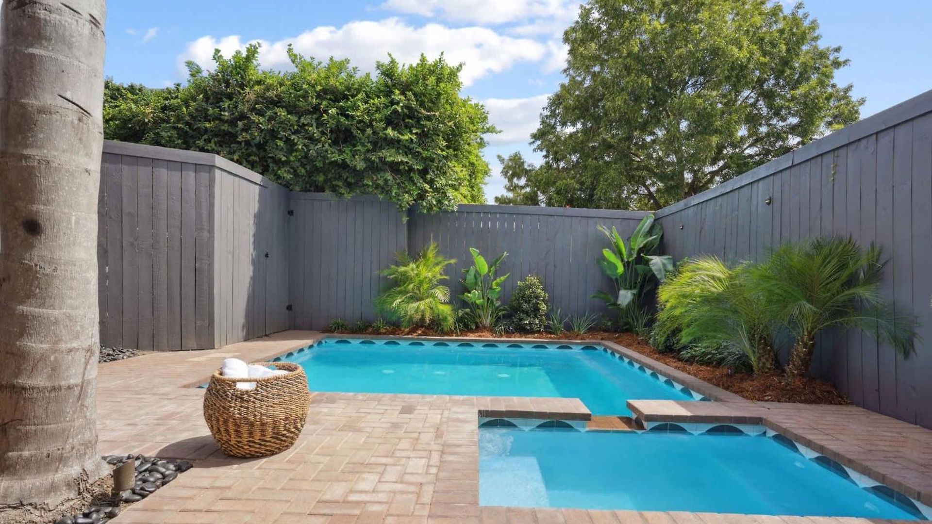 Grand 10br Nola Retreat Dual Heated Pools & Spas Holiday home