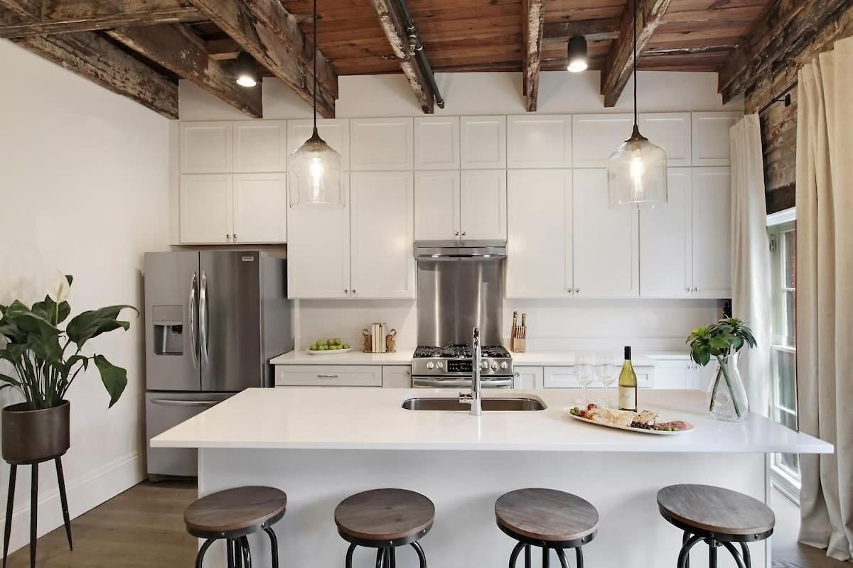 Two Cbd 10br Near French Quarter