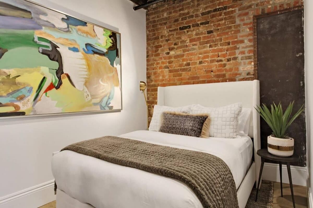 Luxe 8br Cbd Duplex Private Courtyard * New Orleans