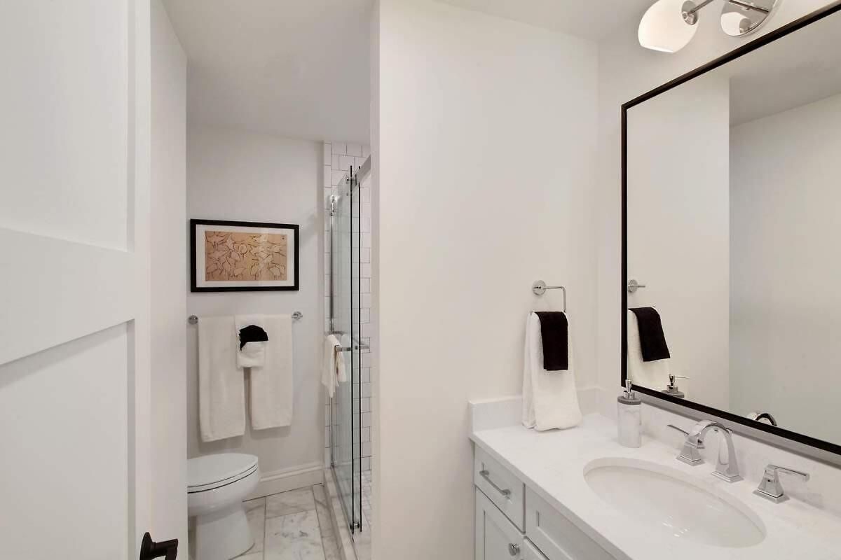 Luxe 8br Cbd Duplex Private Courtyard