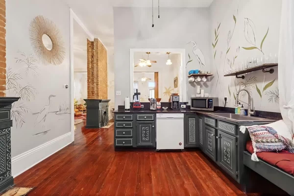 Relaxing Bohemian W Heated Pool 5br 4ba