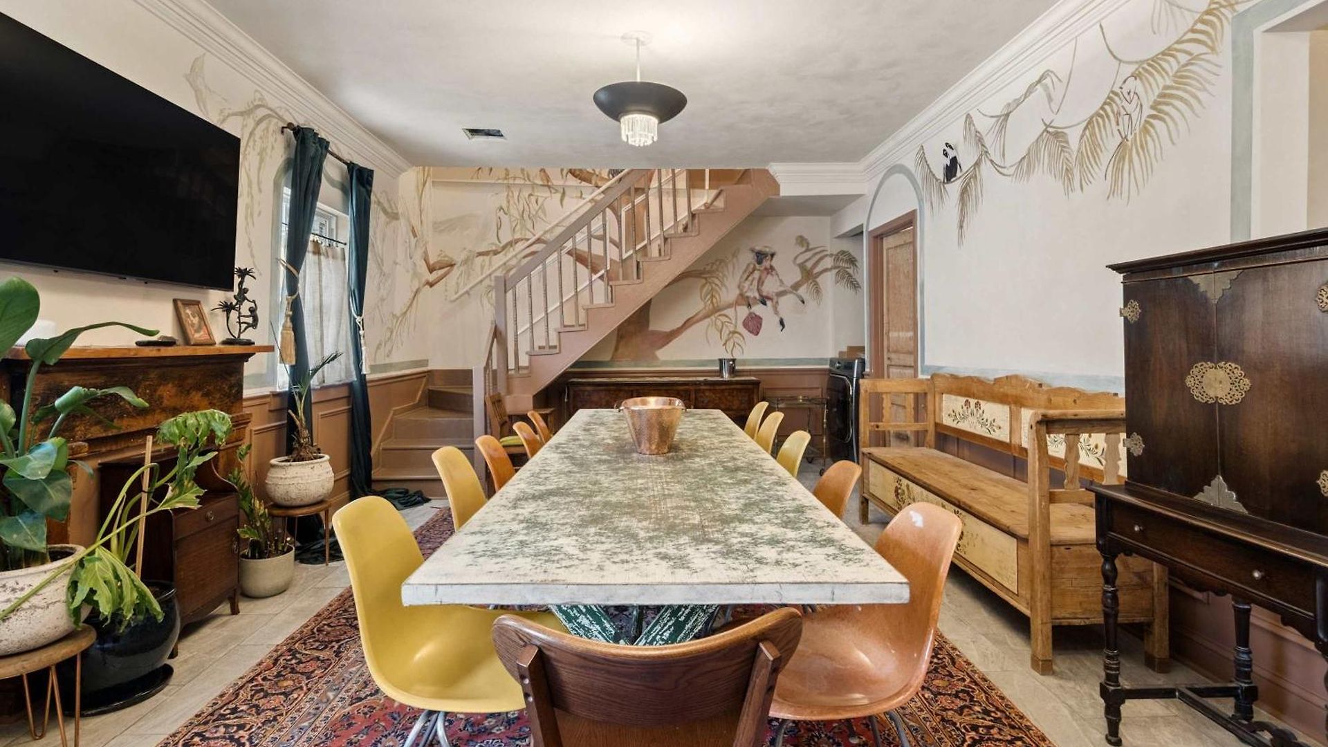 Historic 1840s 2 Min Steps From French Quarter 9br 7ba Bed & Breakfast