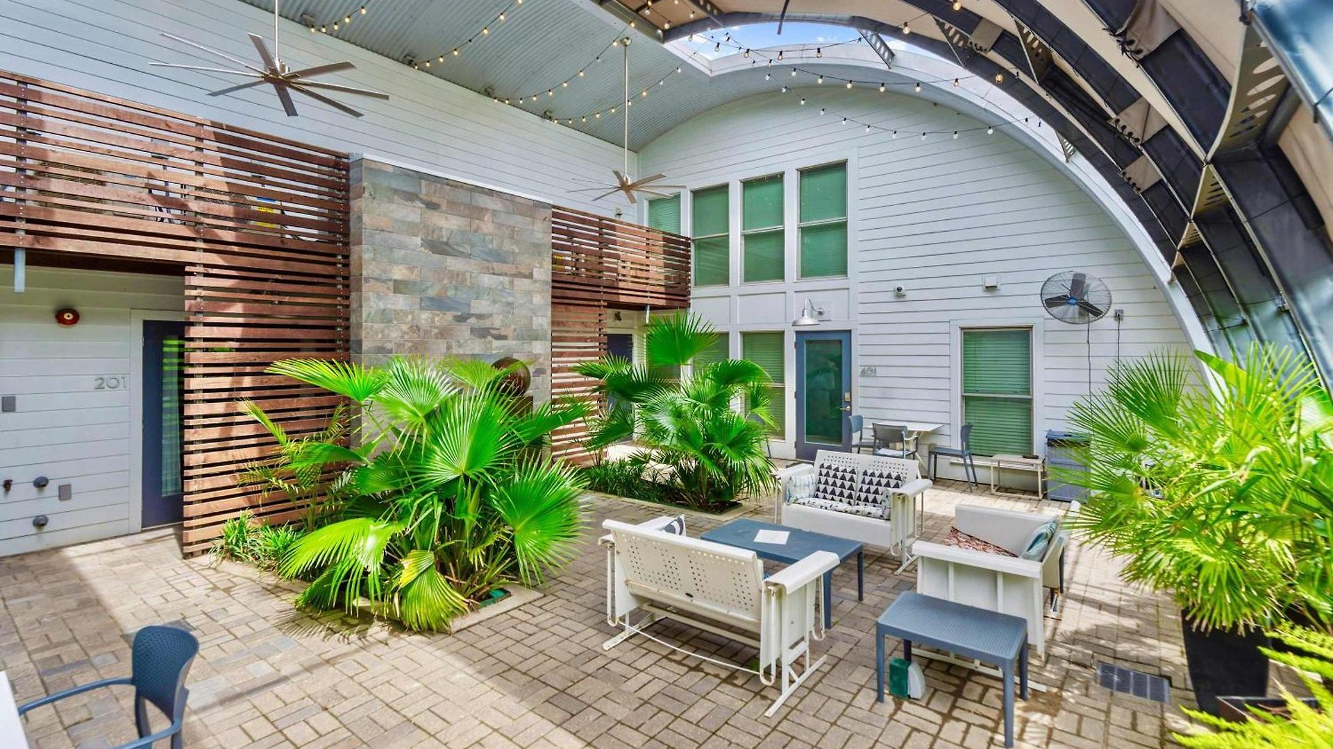 Private Pool - Massive Game & Living-dining Space - The Moon Bywater Holiday home New Orleans