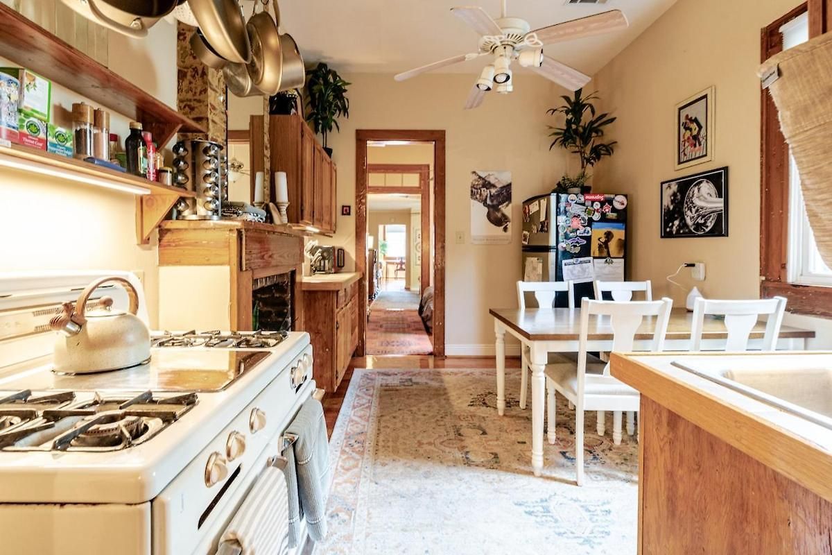 Jazzfest Oasis Near Frenchman St Holiday home