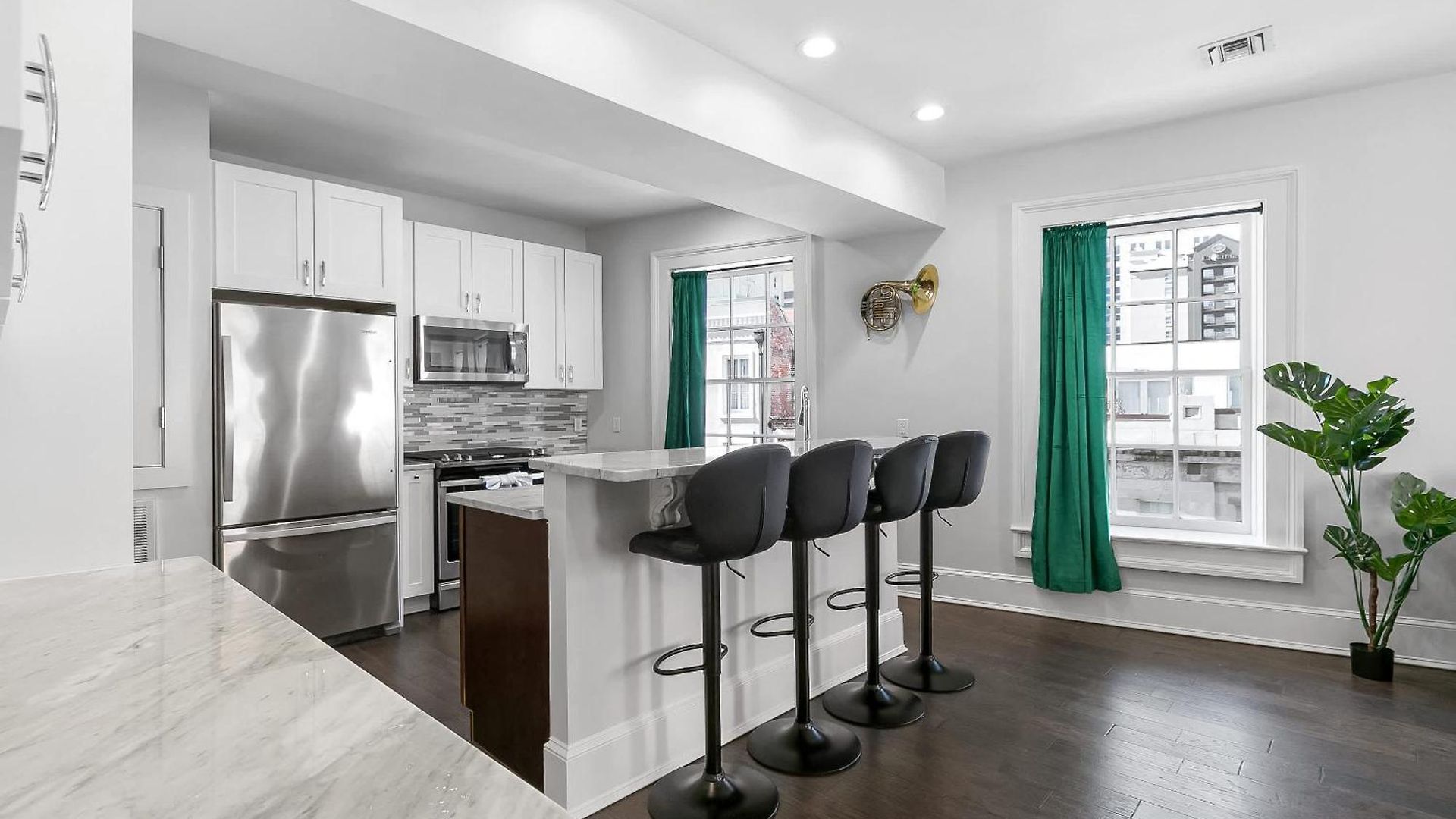 Nola Funk Luxury Floor Holiday home *