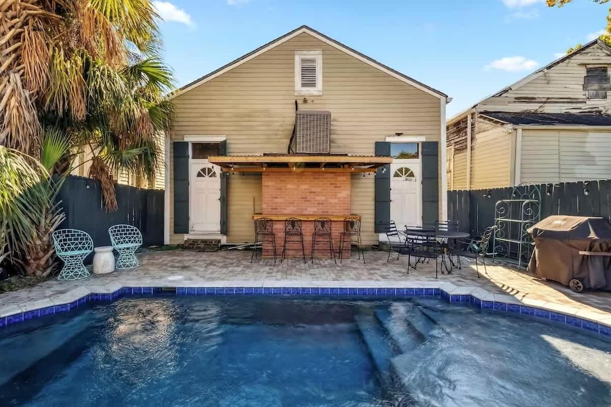 Villa Relaxing Bohemian W Heated Pool 5br 4ba New Orleans