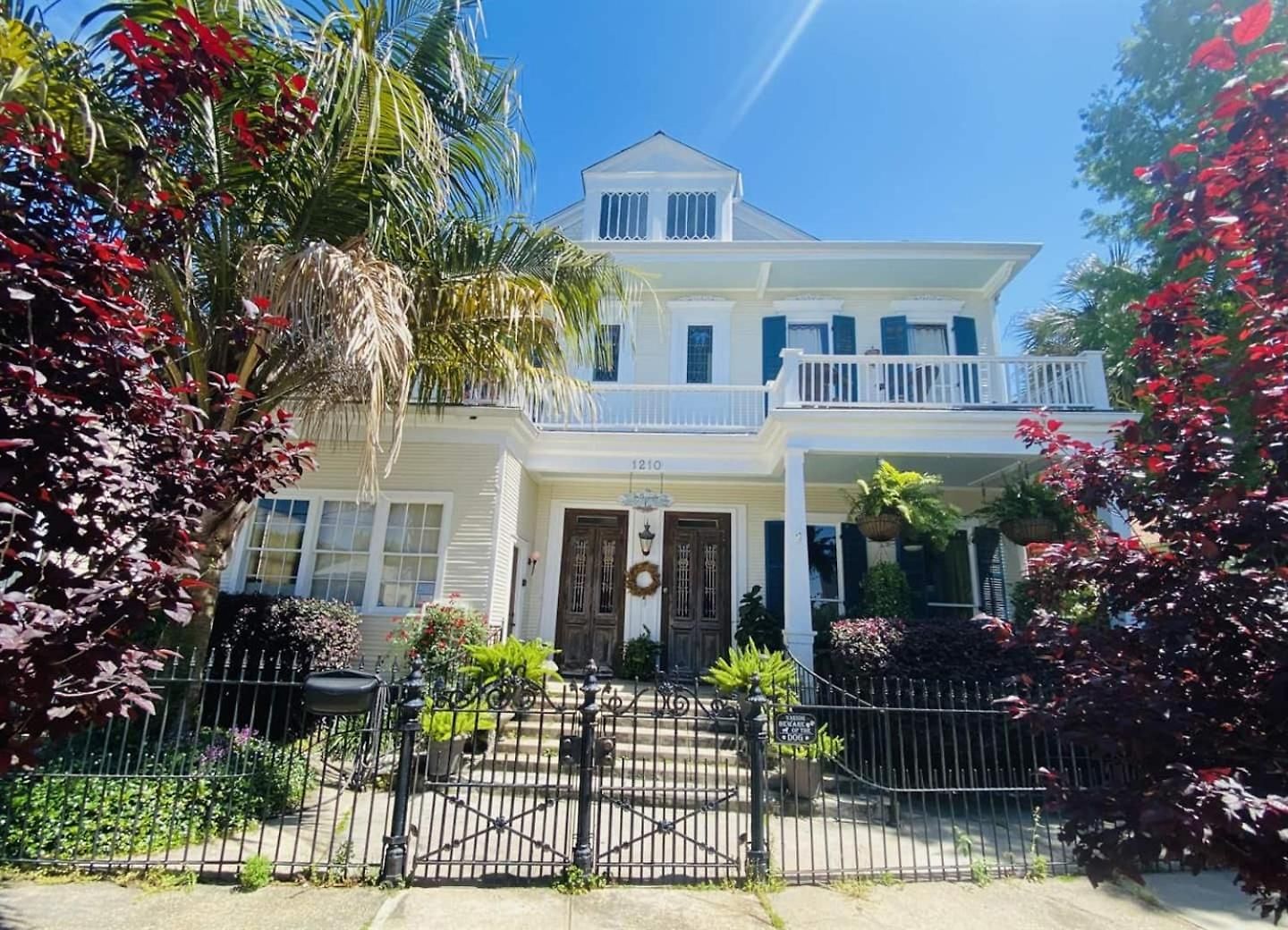Boutique Double Queen Balcony And Pool Bed & Breakfast New Orleans