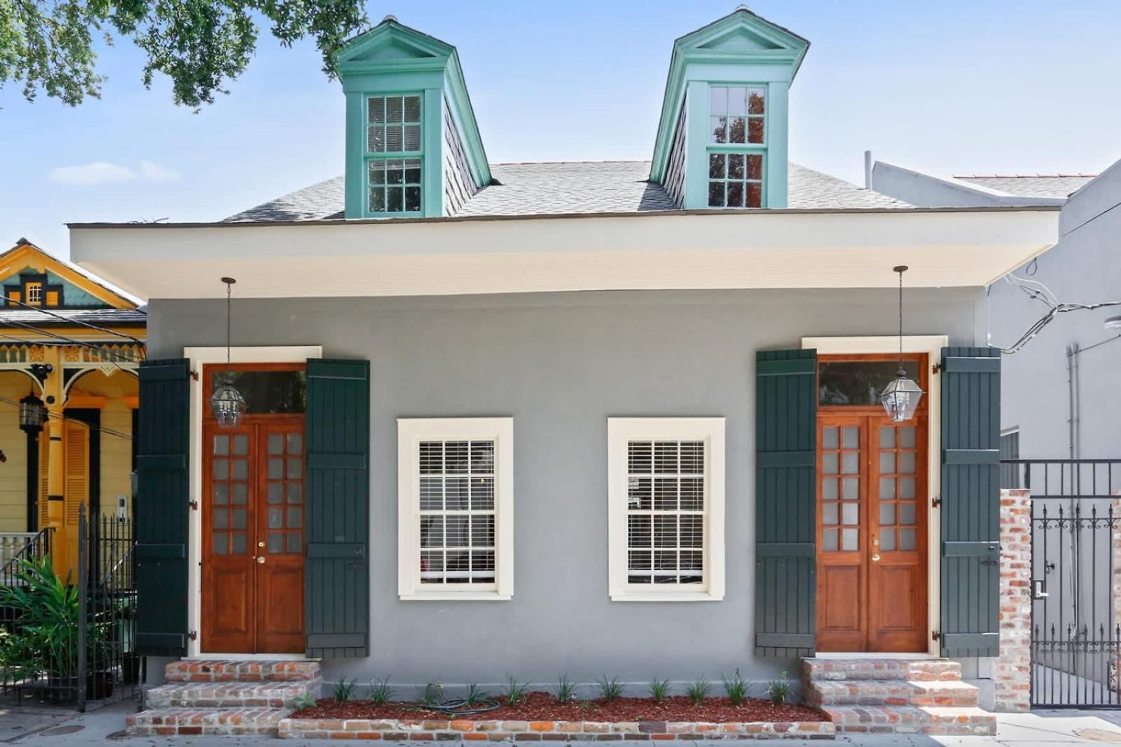 Bed & Breakfast Historic 1840s 2 Min Steps From French Quarter 9br 7ba New Orleans