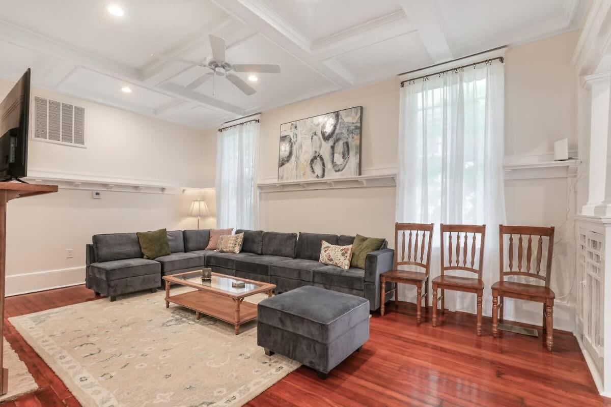 Classy Upscale Perfect Uptown Location Holiday home New Orleans