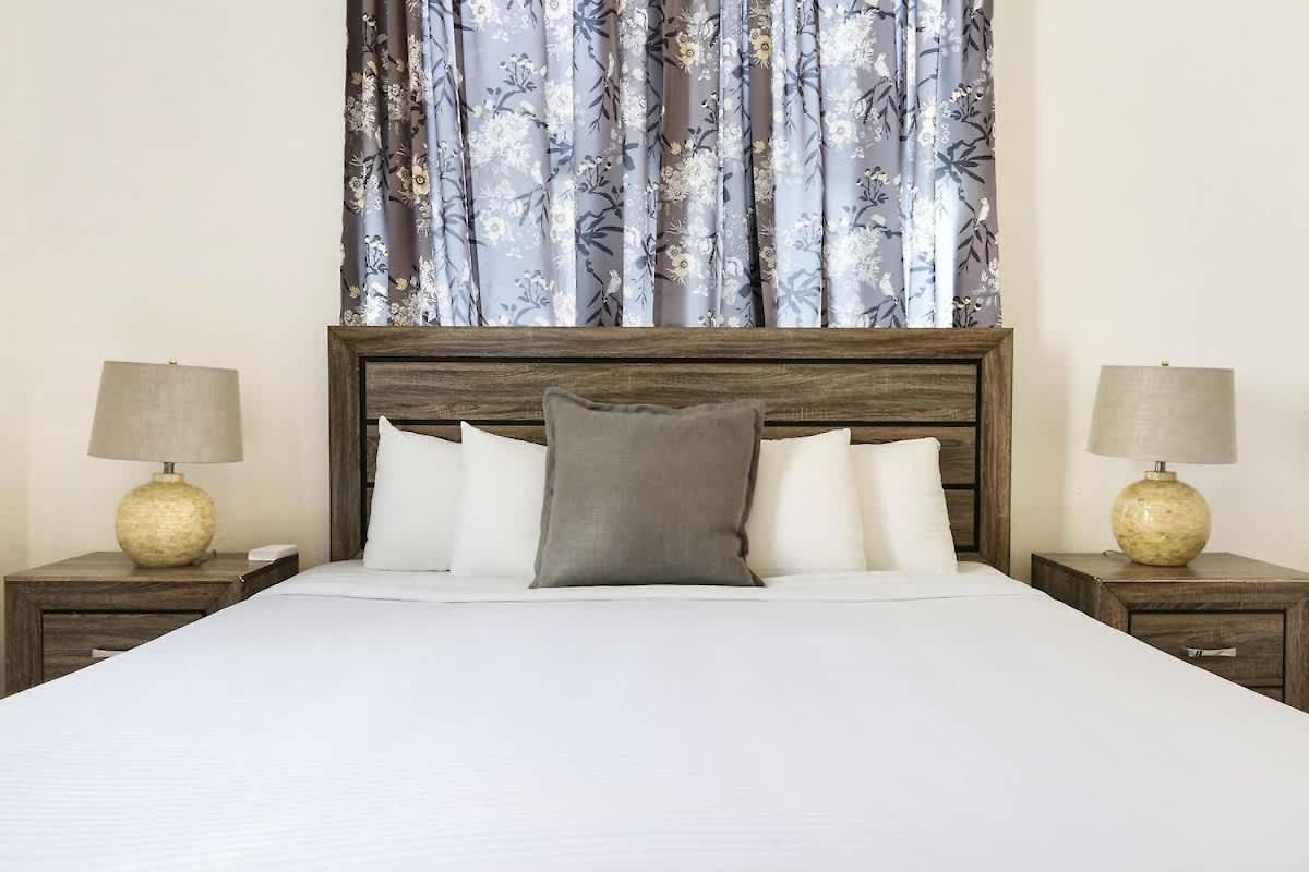 Prime Uptown With Backyard And Ev Parking * New Orleans
