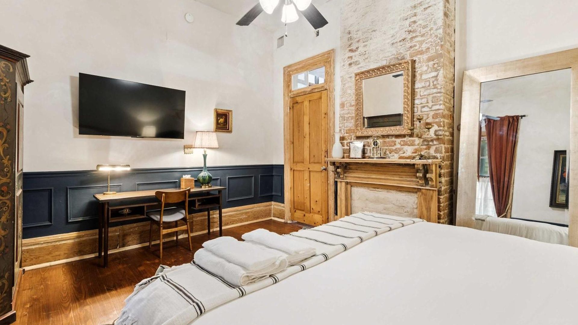 Bed & Breakfast Historic 1840s 2 Min Steps From French Quarter 9br 7ba New Orleans