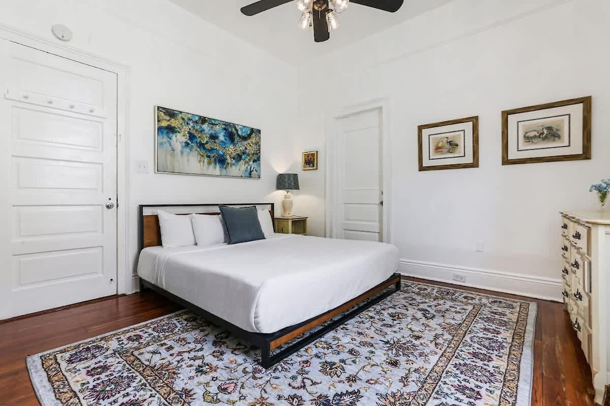 Prime Uptown With Backyard And Ev Parking Villa *