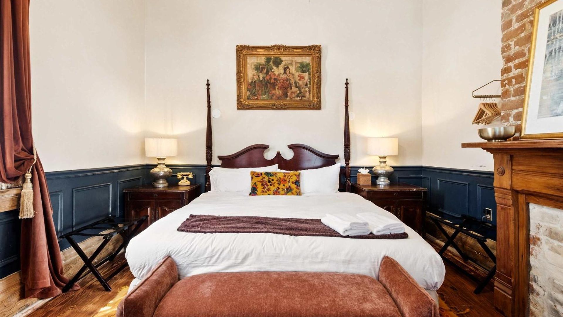 Historic 1840s 2 Min Steps From French Quarter 9br 7ba Bed & Breakfast *
