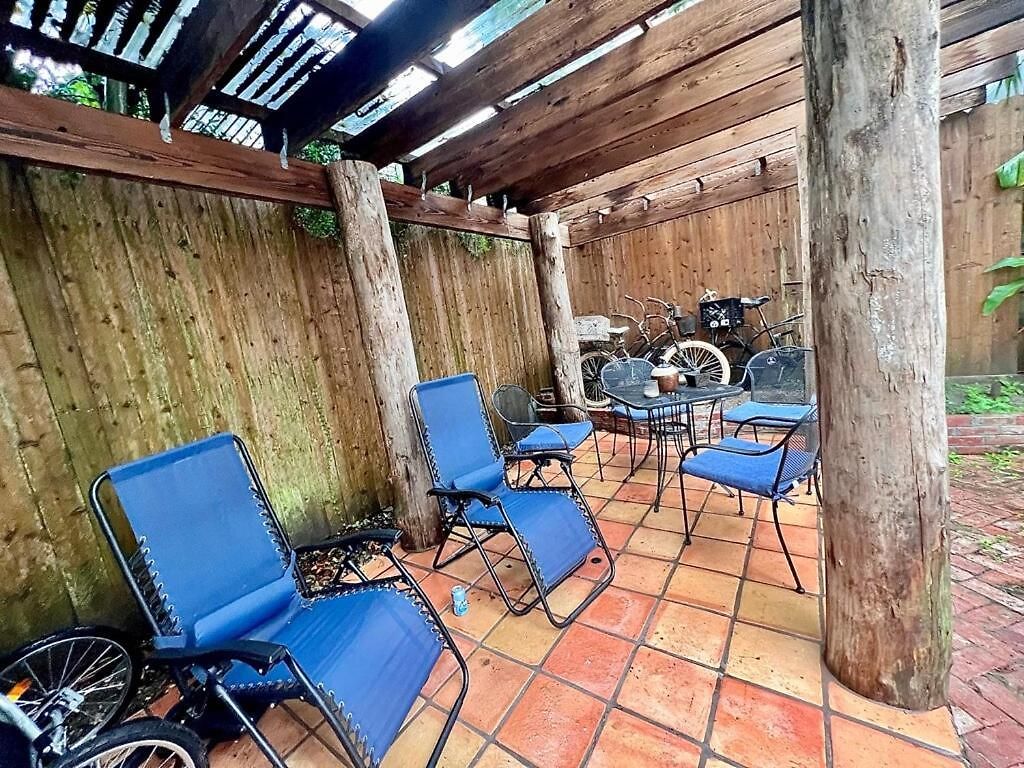 A Courtyard Garden Retreat With Splash Pool New Orleans