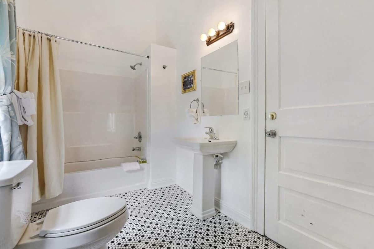 Prime Uptown With Backyard And Ev Parking Villa New Orleans