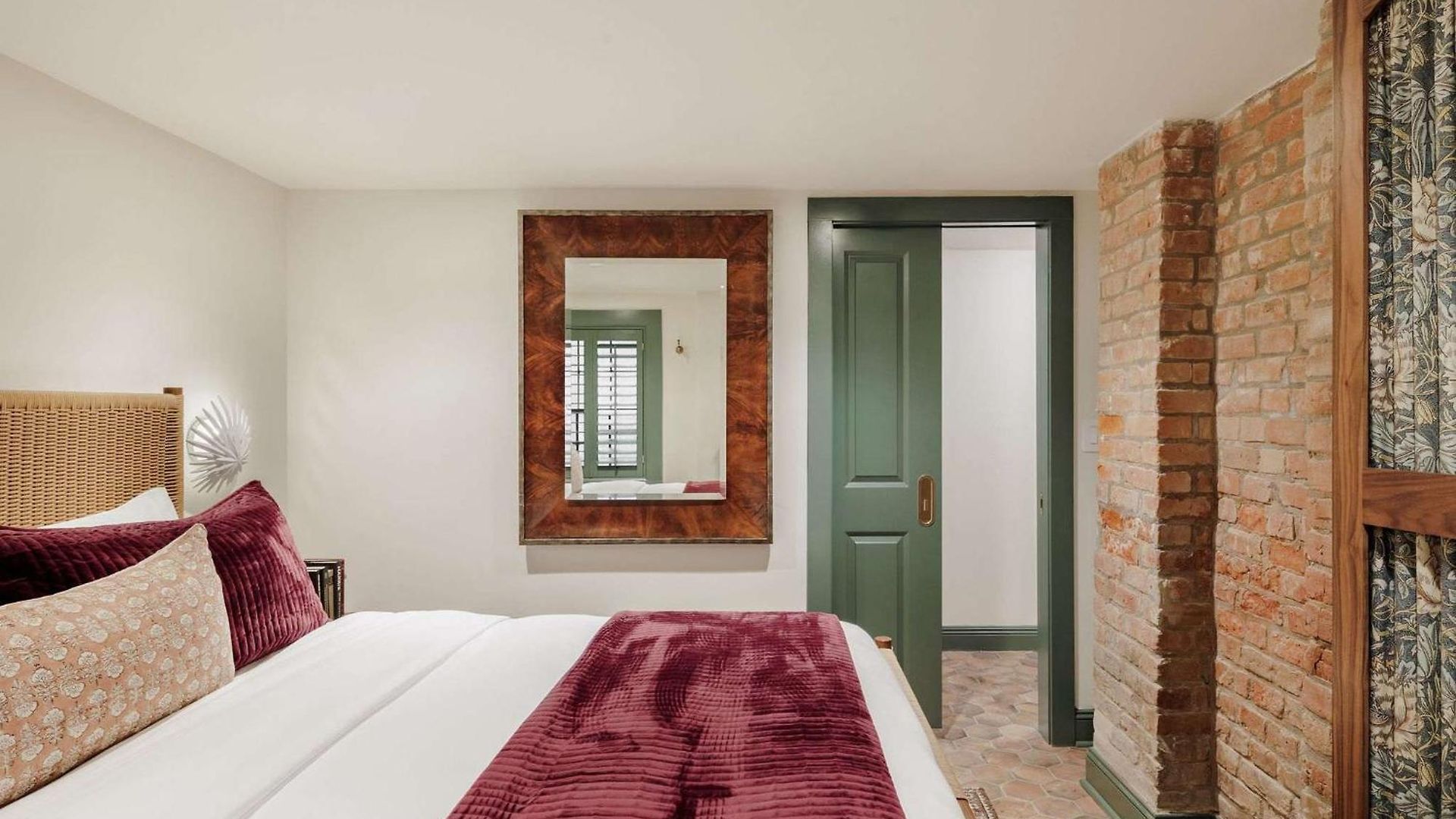 Hotel 24 Bedroom Boutique Buyout Private Pool