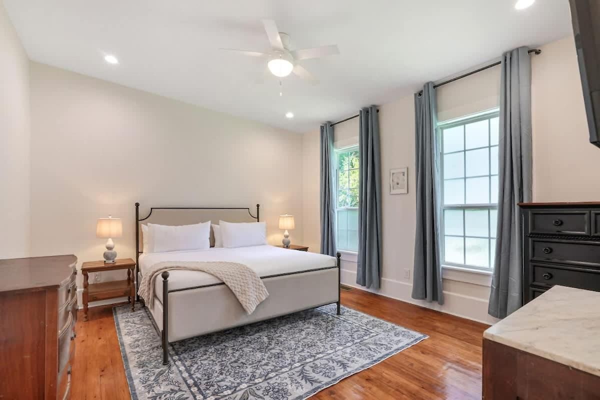 Holiday home Classy Upscale Perfect Uptown Location