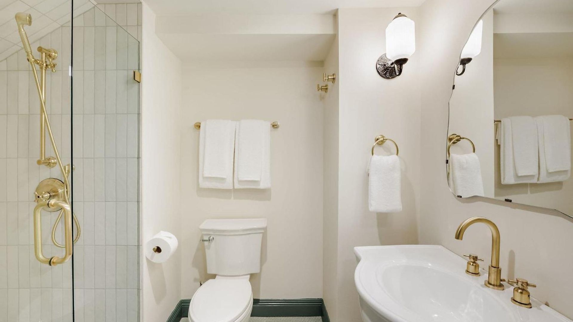 Hotel 24 Bedroom Boutique Buyout Private Pool New Orleans