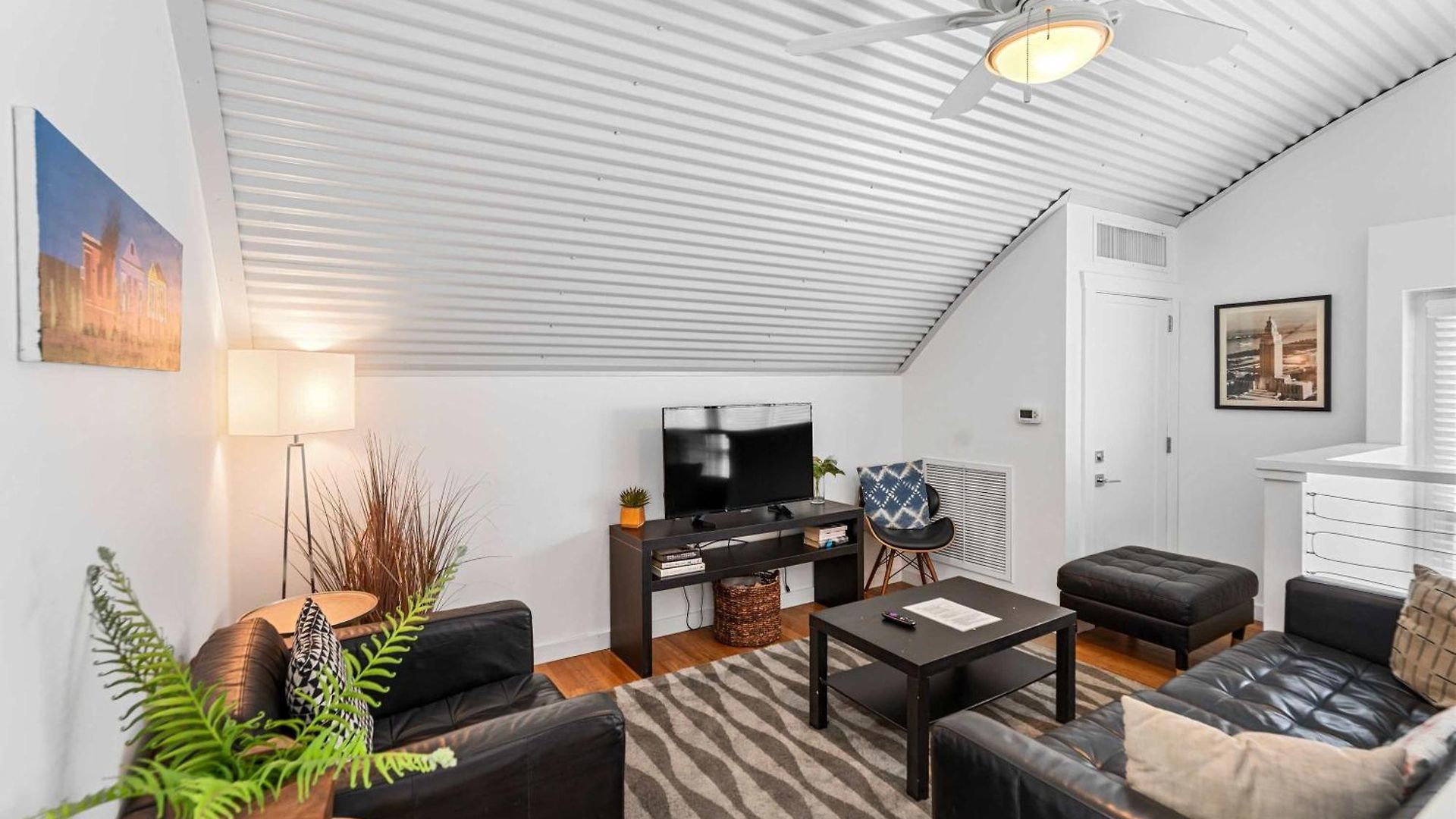 Private Pool - Massive Game & Living-dining Space - The Moon Bywater Holiday home *