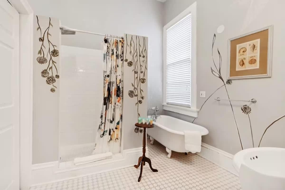 Relaxing Bohemian W Heated Pool 5br 4ba New Orleans