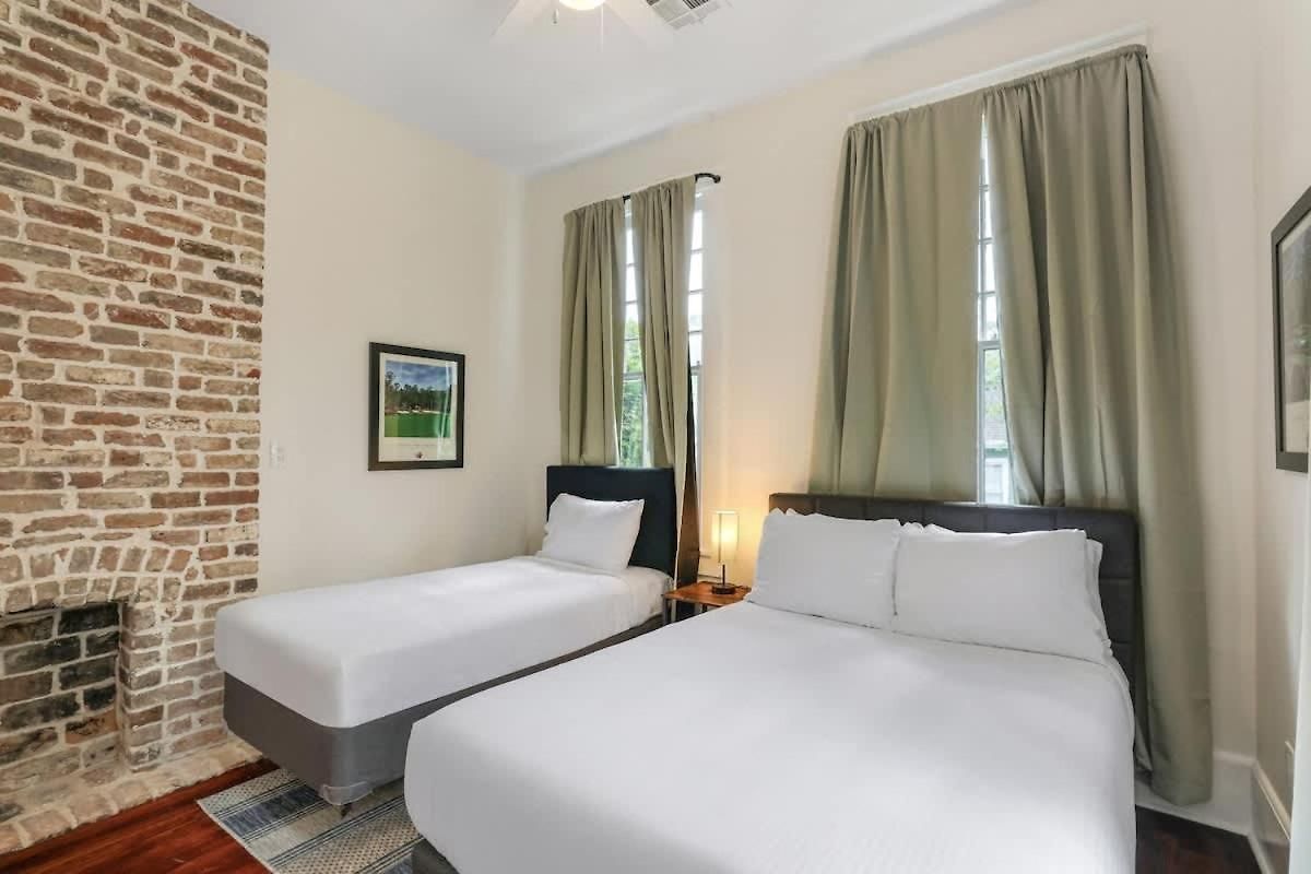 Classy Upscale Perfect Uptown Location Holiday home *