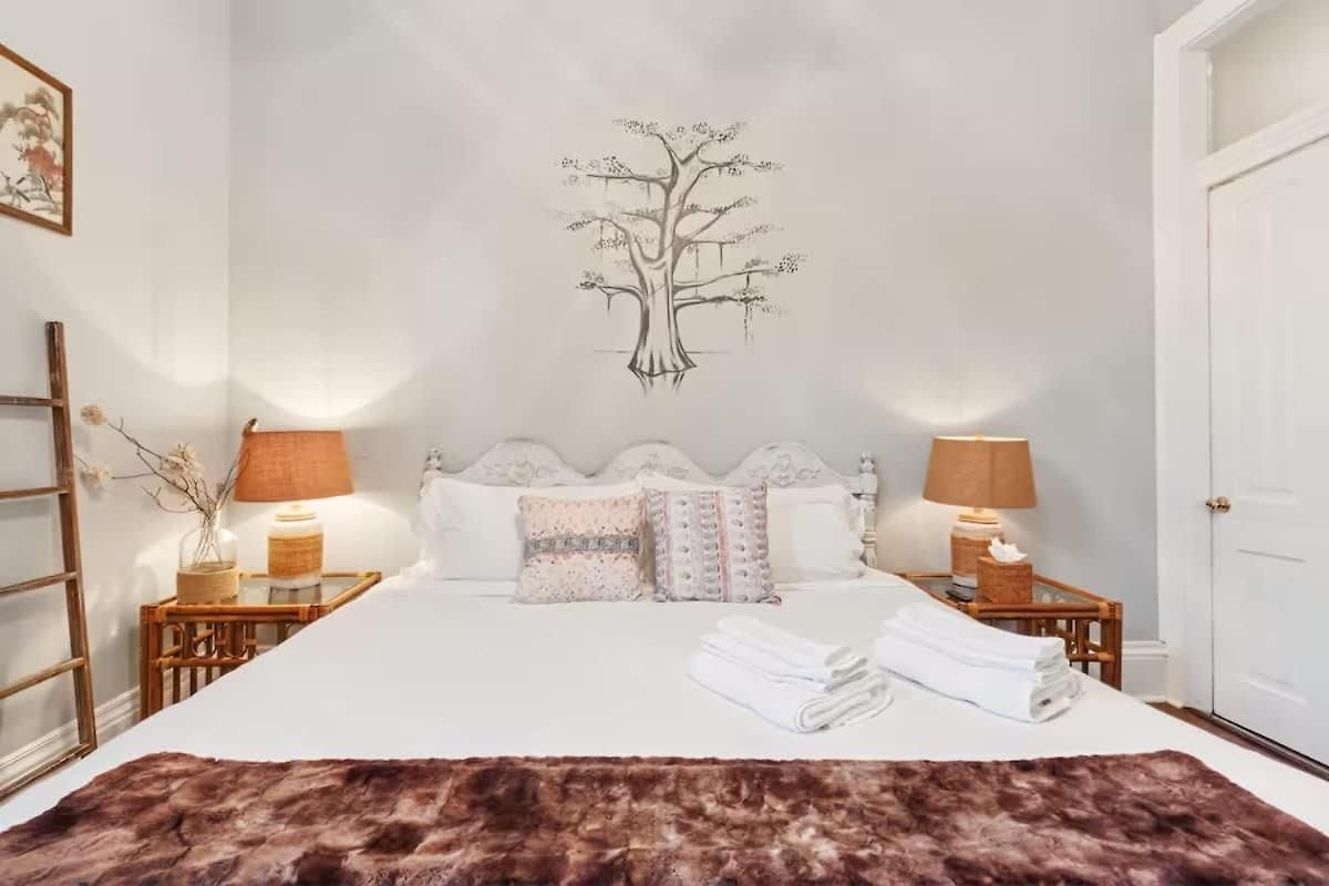 Relaxing Bohemian W Heated Pool 5br 4ba * New Orleans