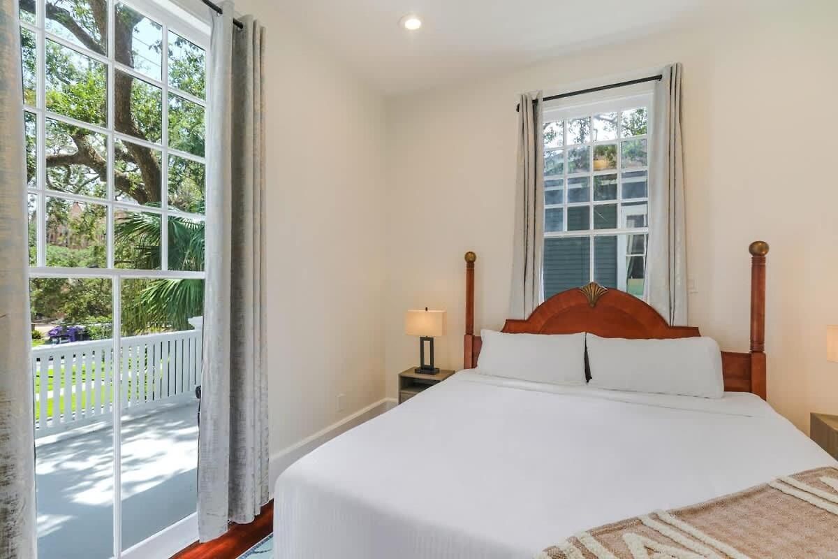 Classy Upscale Perfect Uptown Location Holiday home New Orleans