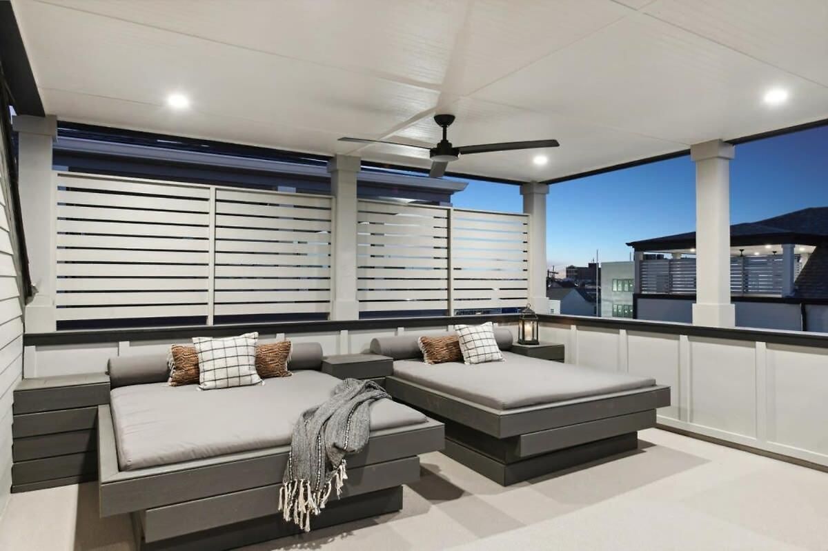 Holiday home Designer Heated Pool & Rooftop