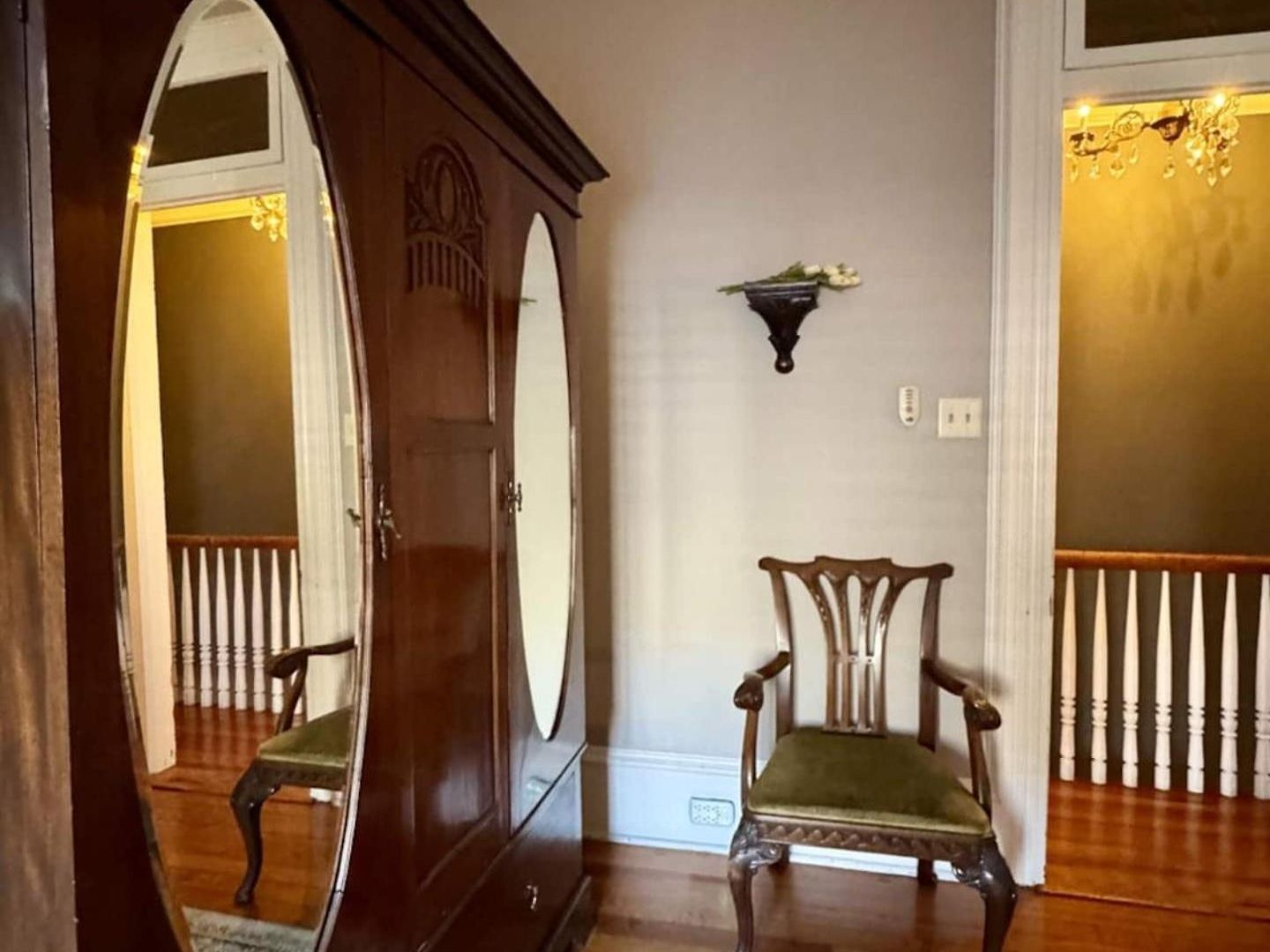 Boutique Double Queen Balcony And Pool Bed & Breakfast 3*