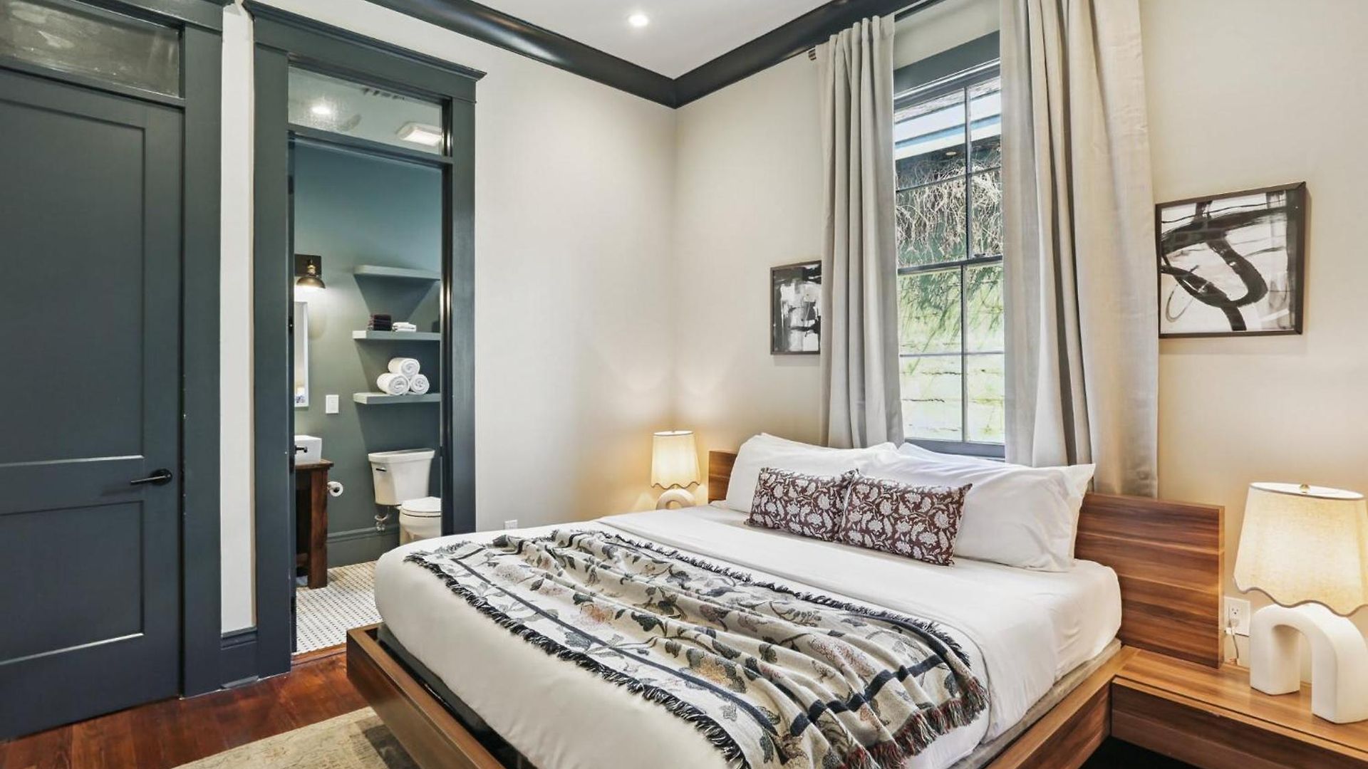 Grand 10br Nola Retreat Dual Heated Pools & Spas Holiday home New Orleans