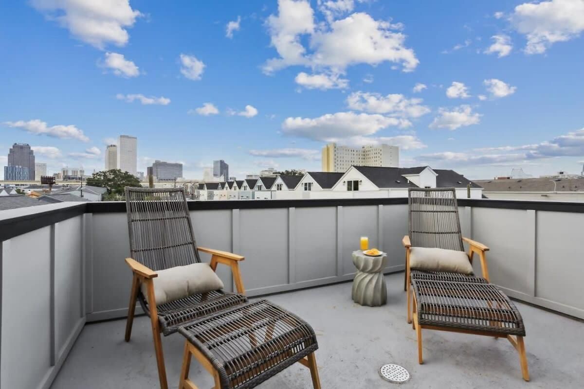 Designer Heated Pool & Rooftop Holiday home New Orleans