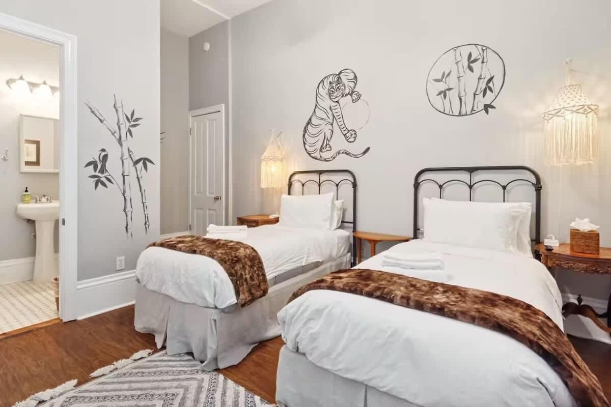 Relaxing Bohemian W Heated Pool 5br 4ba * New Orleans
