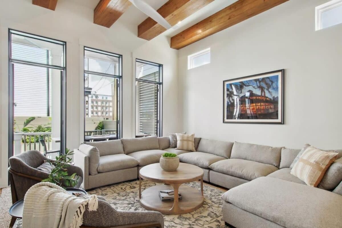 Designer Heated Pool & Rooftop Holiday home New Orleans