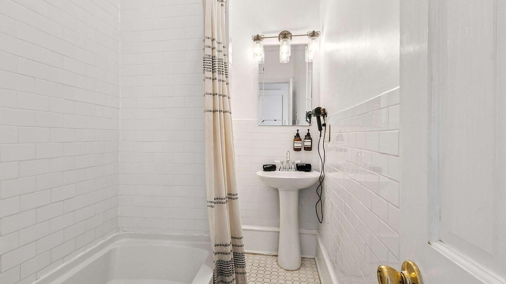 Historic Steps From French Quarter Bed & Breakfast