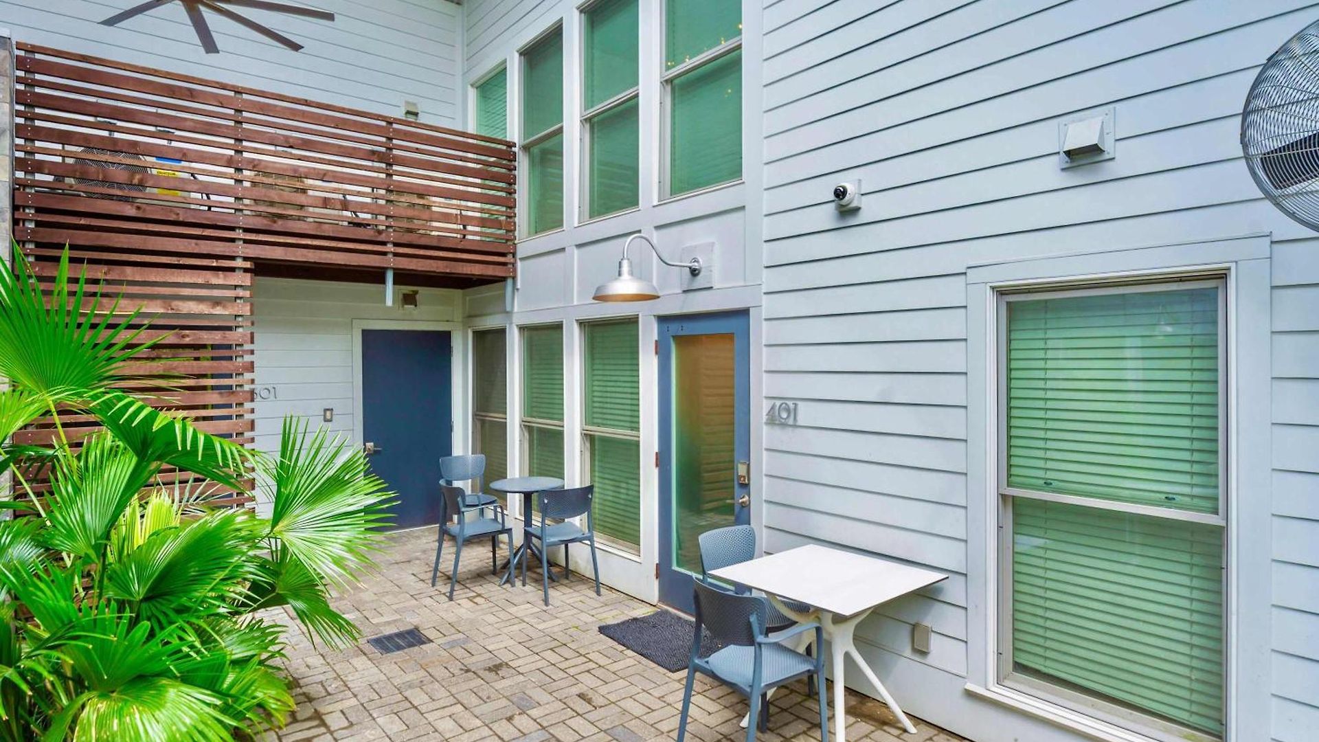 Holiday home Private Pool - Massive Game & Living-dining Space - The Moon Bywater